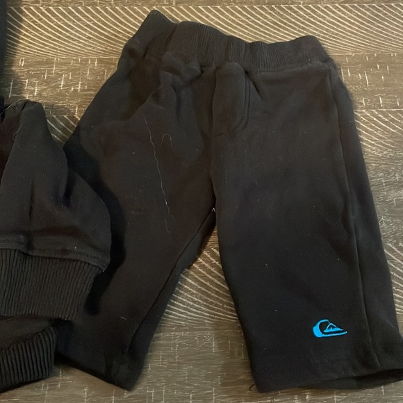 Quick silver jogging suit - Picture 3 of 3